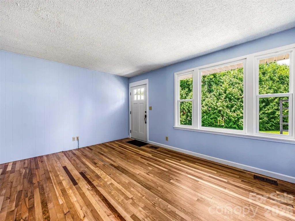43 Trowbridge Lane Brevard NC 28712