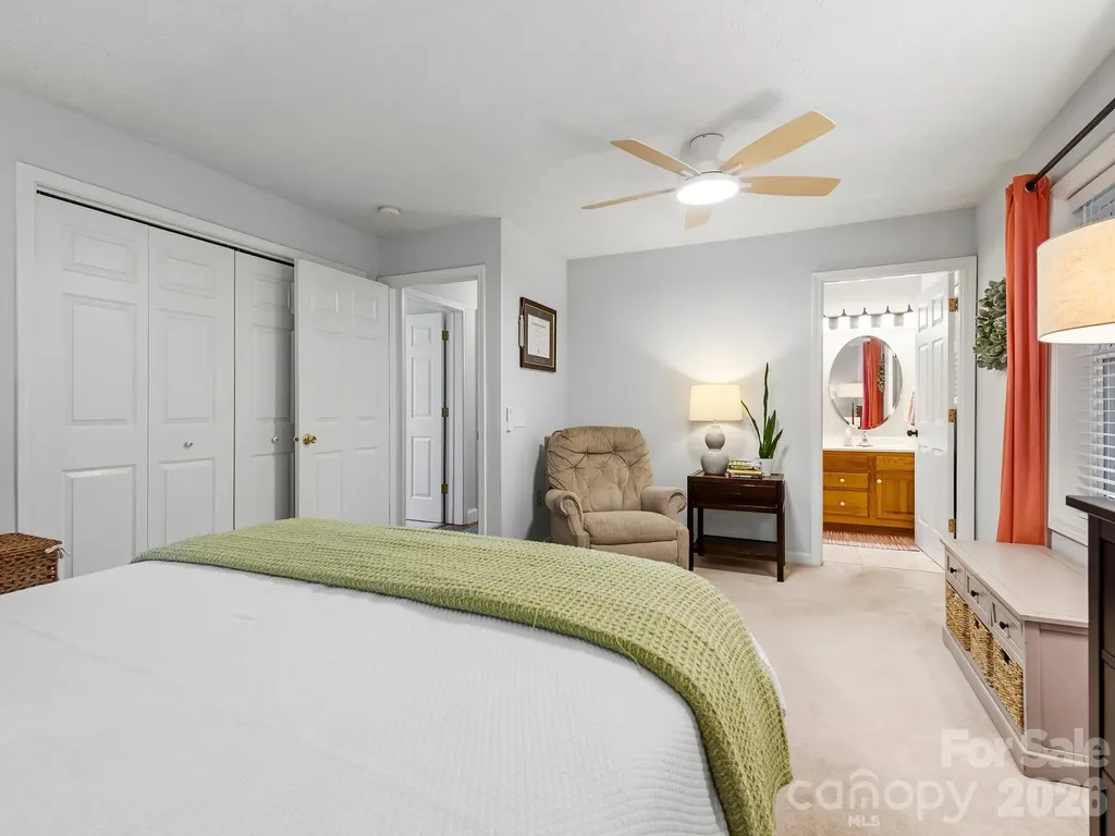 210 N Hillandale Drive Extension East Flat Rock NC 28726