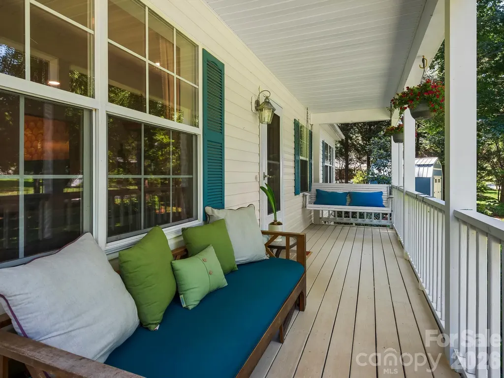 210 N Hillandale Drive Extension East Flat Rock NC 28726