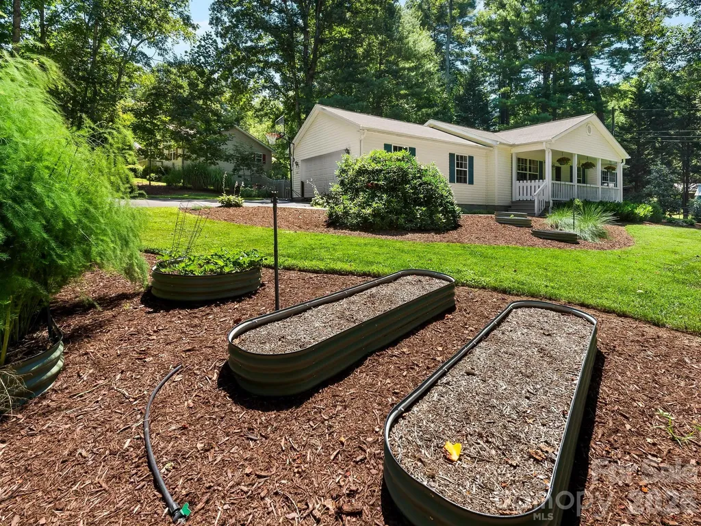 210 N Hillandale Drive Extension East Flat Rock NC 28726