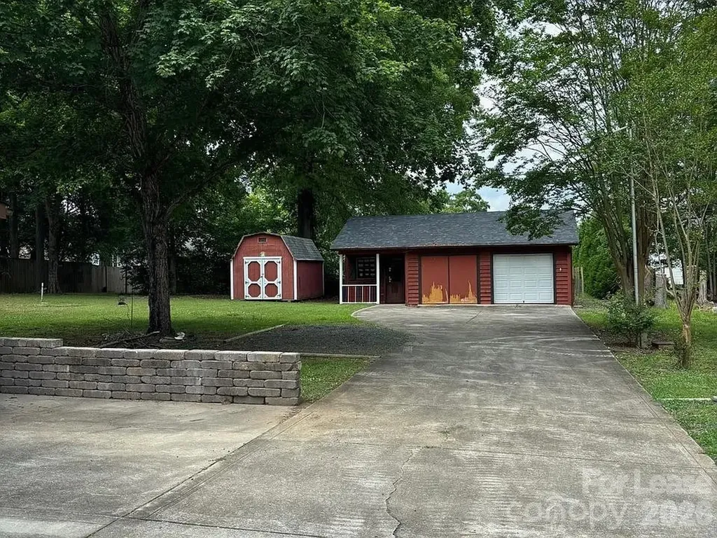 317 Woodside Drive Harrisburg NC 28075