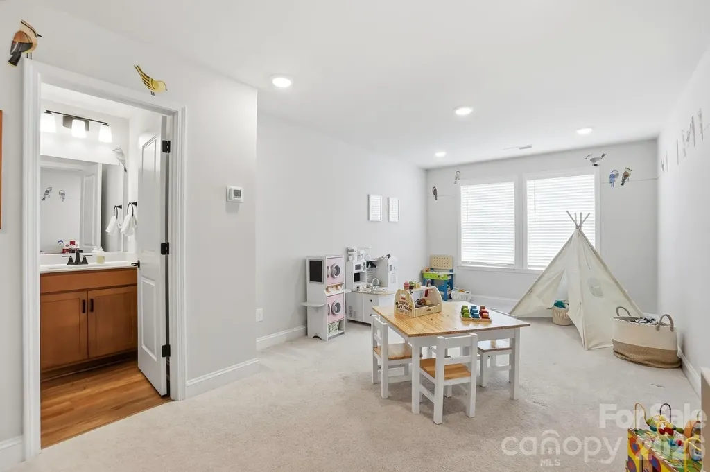 1128 Drummond Avenue Charlotte NC 28205