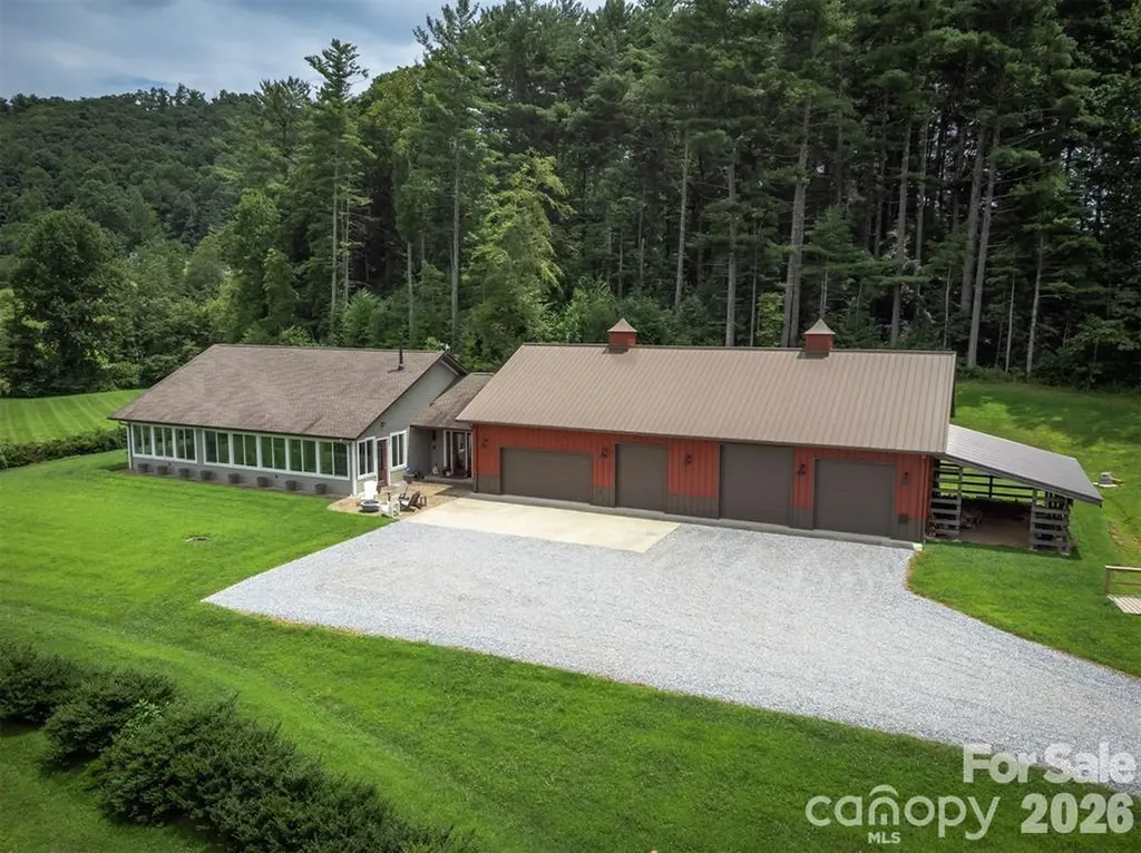 326 Golden Valley Drive Hendersonville NC 28792
