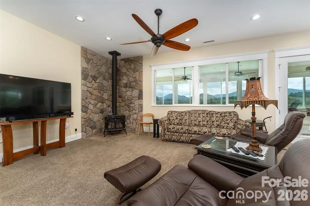 326 Golden Valley Drive Hendersonville NC 28792
