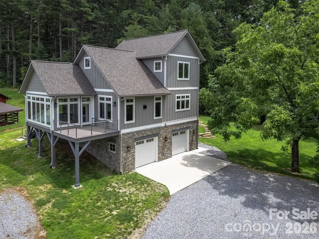 326 Golden Valley Drive Hendersonville NC 28792