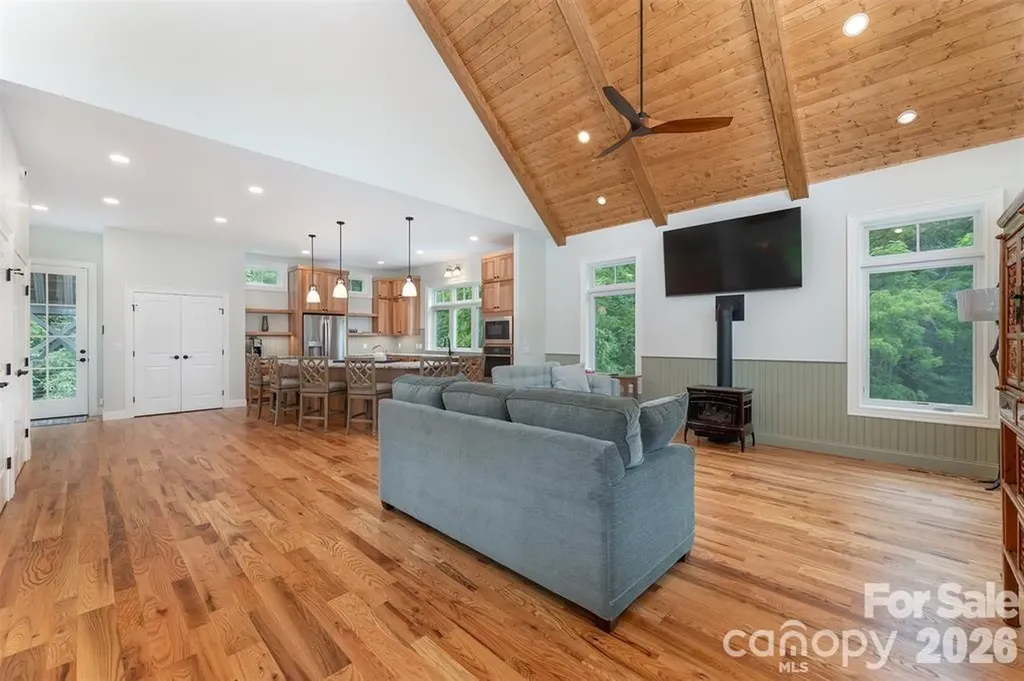 326 Golden Valley Drive Hendersonville NC 28792