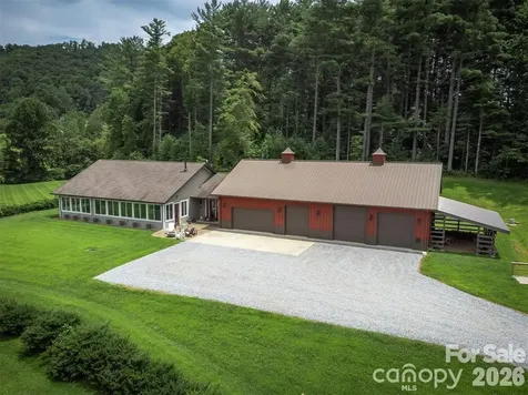 326 Golden Valley Drive Hendersonville NC 28792