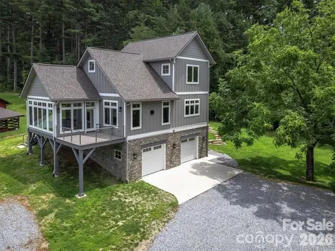 326 Golden Valley Drive Hendersonville NC 28792