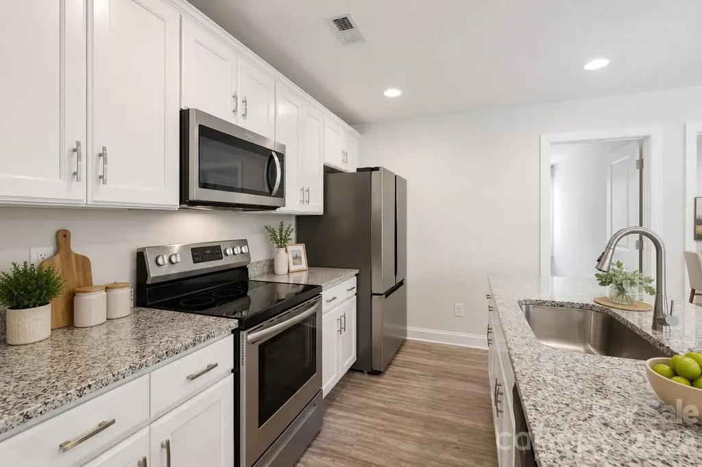 4221 E End Street Charlotte NC 28208