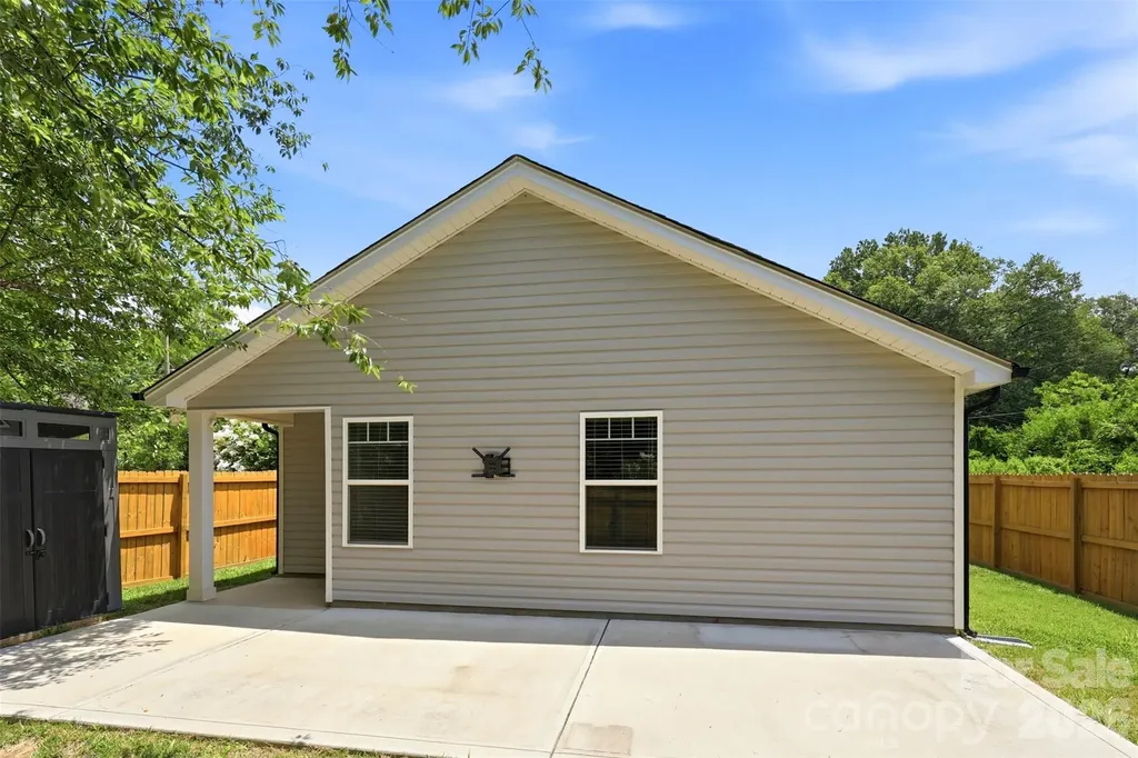 4221 E End Street Charlotte NC 28208