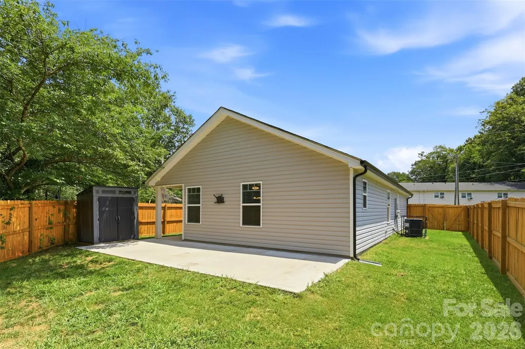 4221 E End Street Charlotte NC 28208