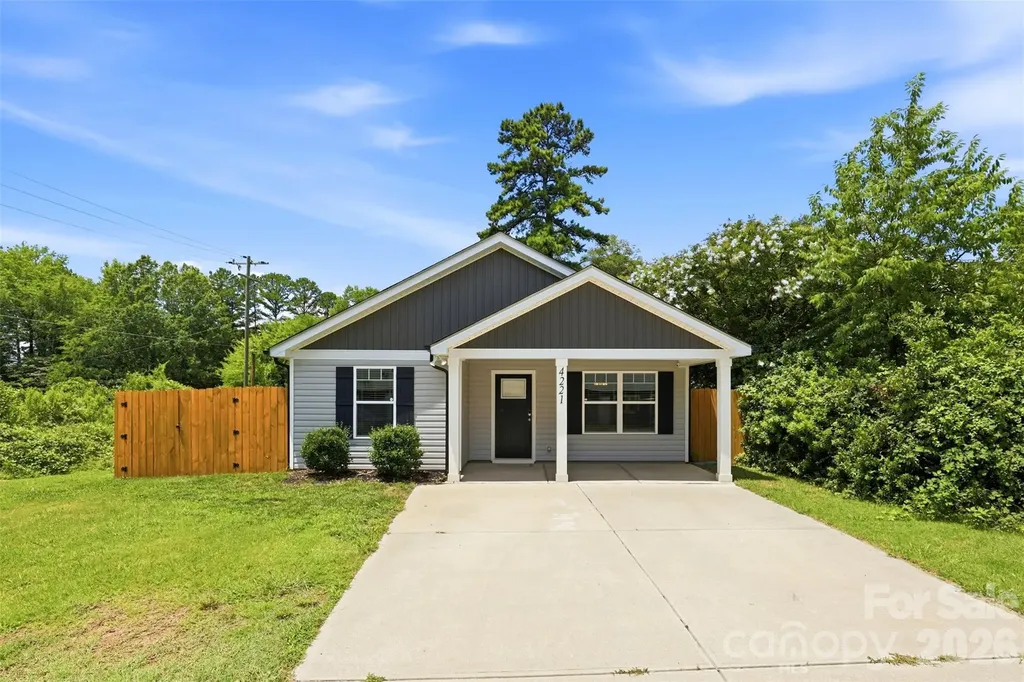 4221 E End Street Charlotte NC 28208