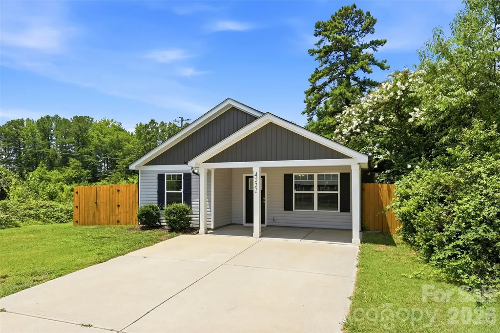 4221 E End Street Charlotte NC 28208