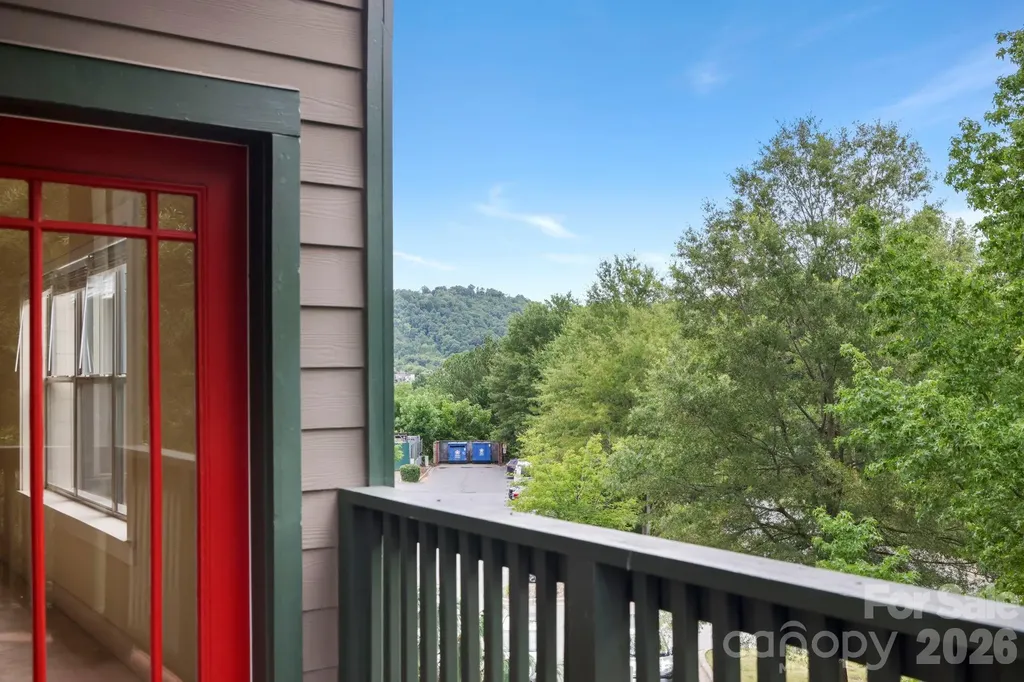 9 Kenilworth Knolls Asheville NC 28805