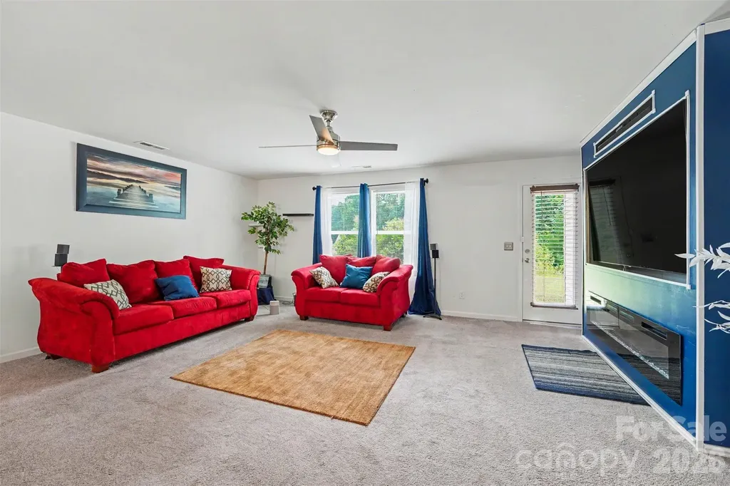204 Hidden Lakes Road Statesville NC 28677