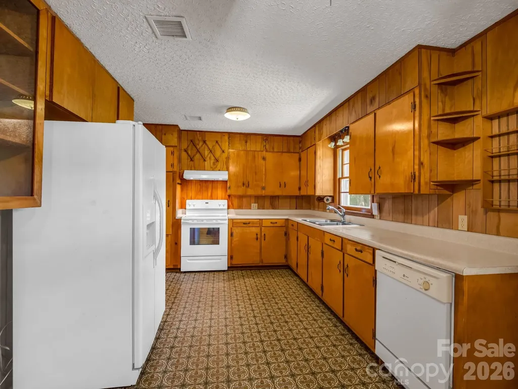 385 Eastview Drive Bostic NC 28018
