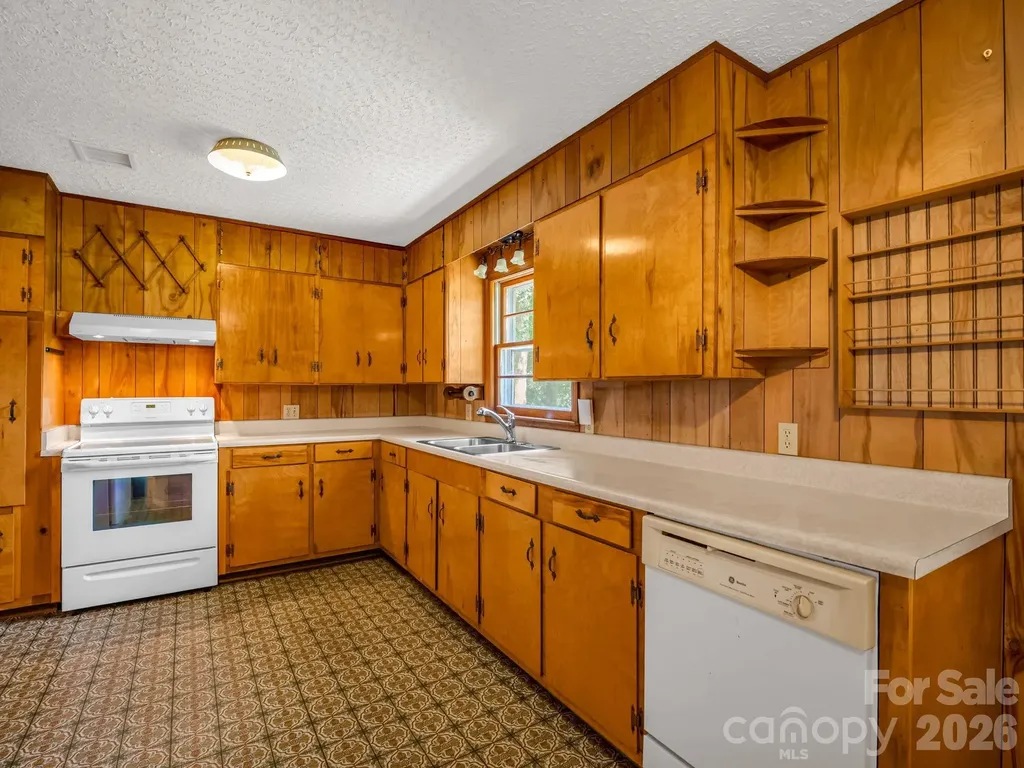 385 Eastview Drive Bostic NC 28018