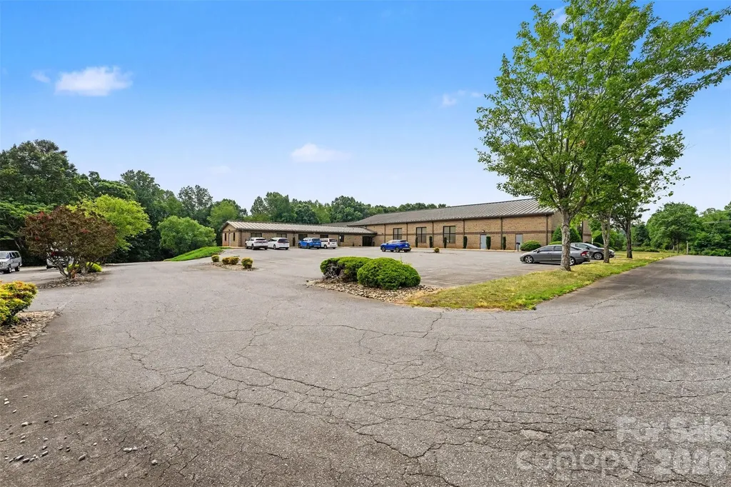 1855 6th Street SE Hickory NC 28602