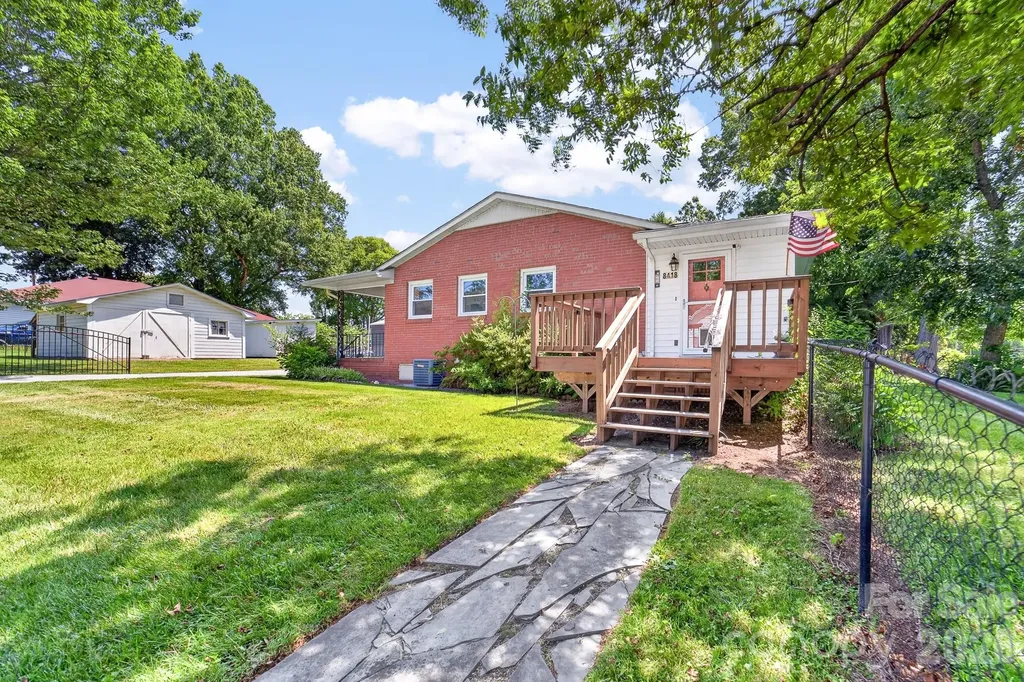 8418 Moores Chapel Road Charlotte NC 28214