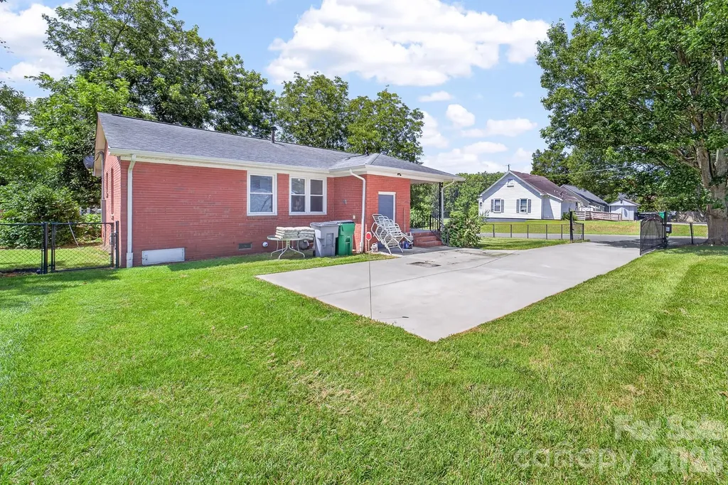 8418 Moores Chapel Road Charlotte NC 28214