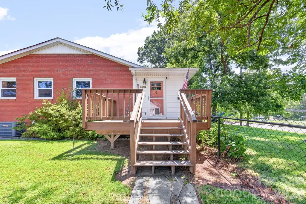 8418 Moores Chapel Road Charlotte NC 28214