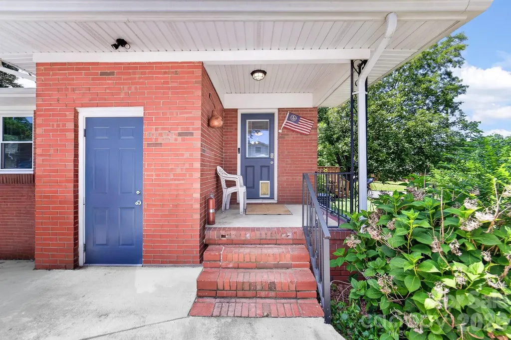 8418 Moores Chapel Road Charlotte NC 28214