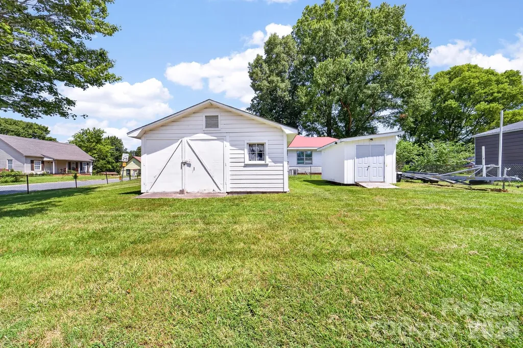 8418 Moores Chapel Road Charlotte NC 28214