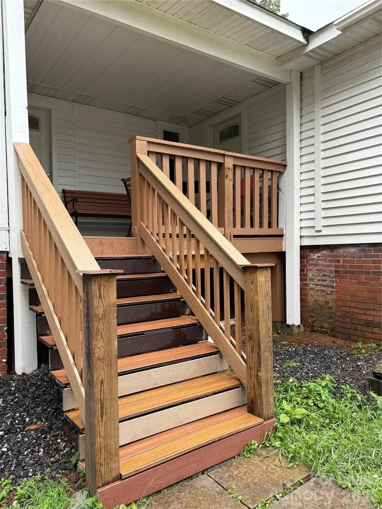 604 Main Avenue NW Hickory NC 28601