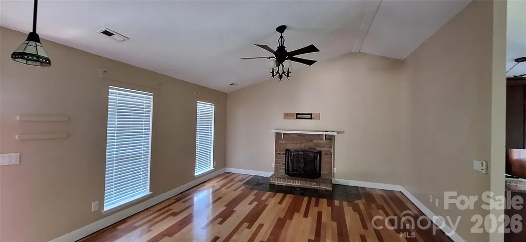 8804 Royal Scot Lane Charlotte NC 28227