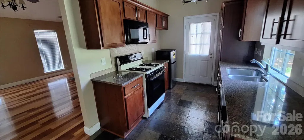 8804 Royal Scot Lane Charlotte NC 28227