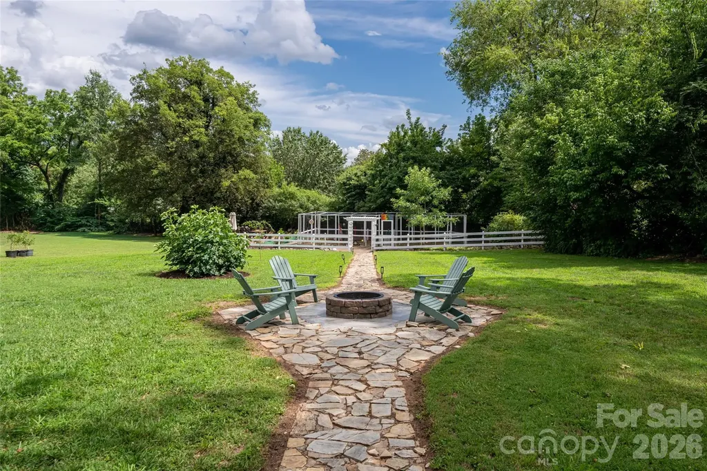 411 W Union Street Morganton NC 28655