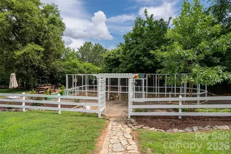 411 W Union Street Morganton NC 28655