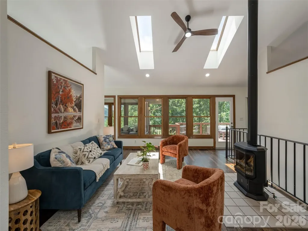 155 Crabapple Lane Asheville NC 28804