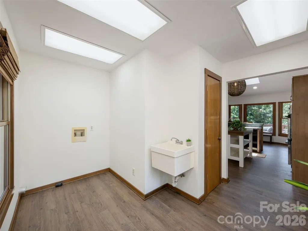 155 Crabapple Lane Asheville NC 28804
