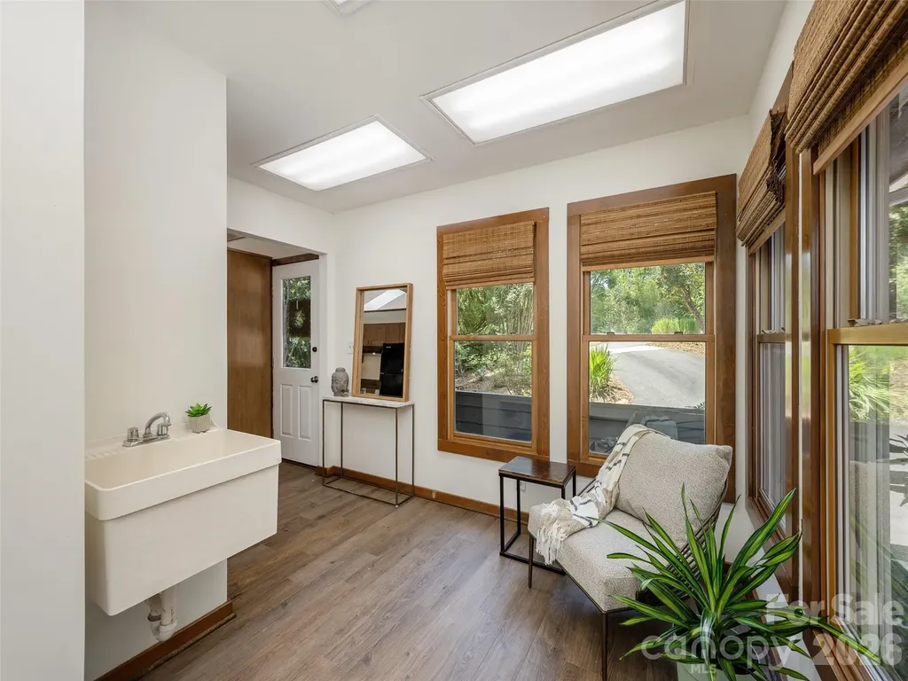 155 Crabapple Lane Asheville NC 28804