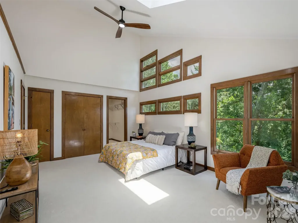 155 Crabapple Lane Asheville NC 28804