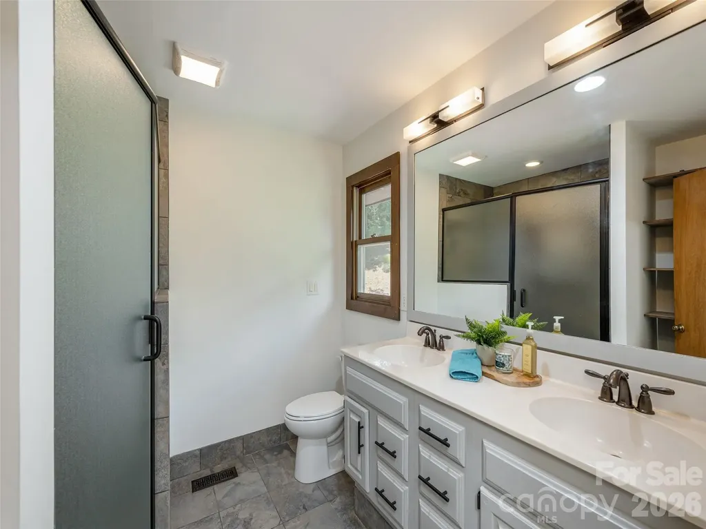 155 Crabapple Lane Asheville NC 28804