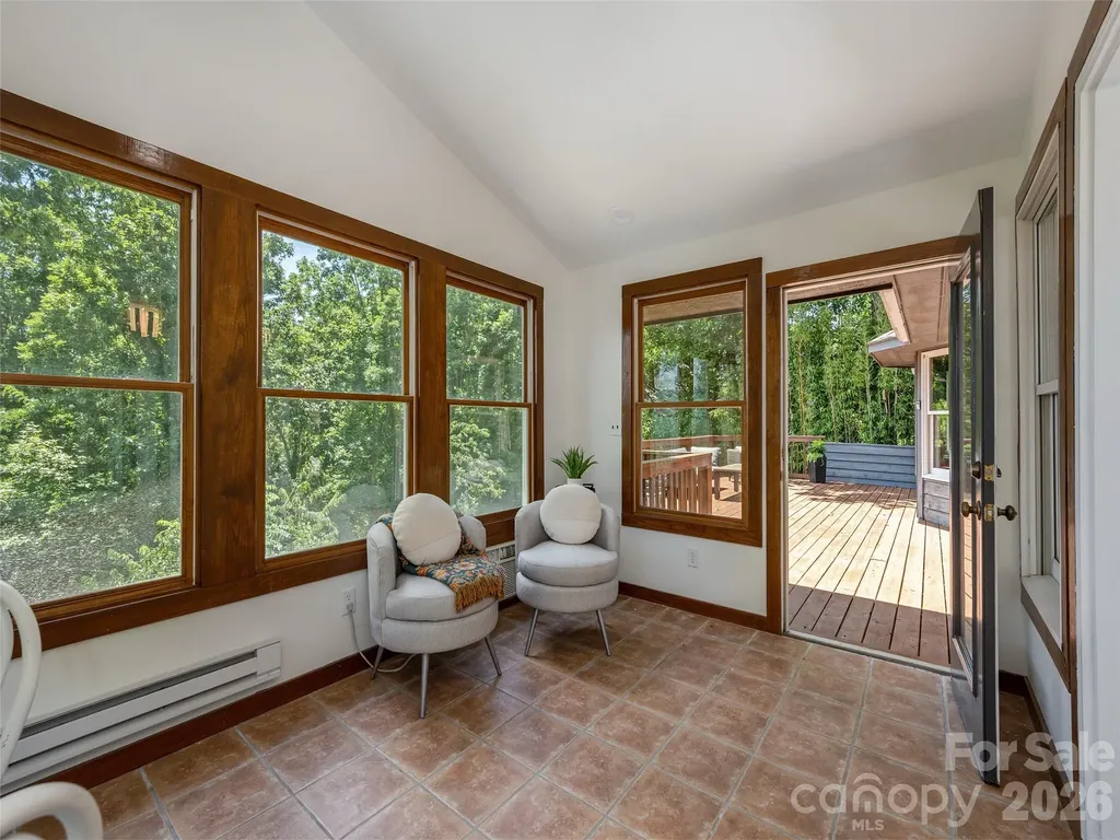 155 Crabapple Lane Asheville NC 28804