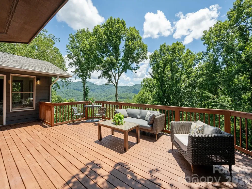 155 Crabapple Lane Asheville NC 28804