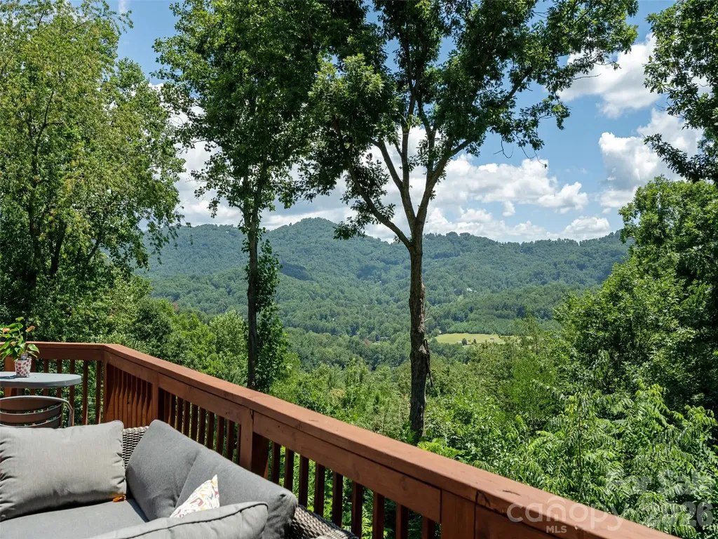 155 Crabapple Lane Asheville NC 28804
