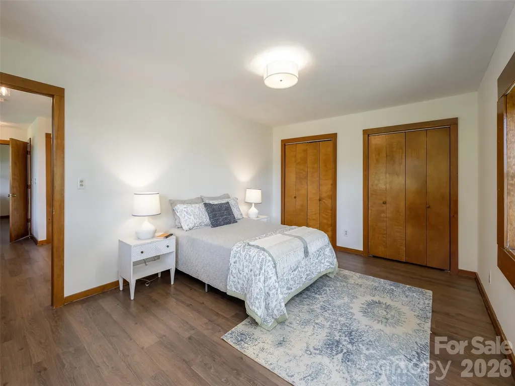 155 Crabapple Lane Asheville NC 28804