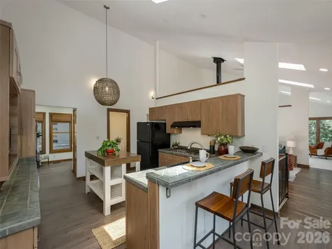 155 Crabapple Lane Asheville NC 28804