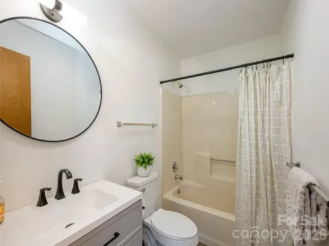 155 Crabapple Lane Asheville NC 28804