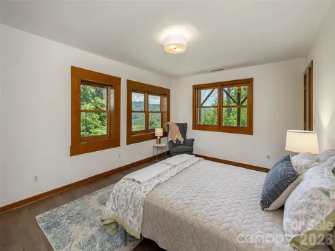 155 Crabapple Lane Asheville NC 28804