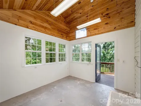 155 Crabapple Lane Asheville NC 28804