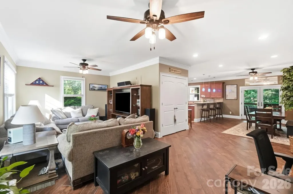 4739 Mountain Island Drive W Charlotte NC 28214