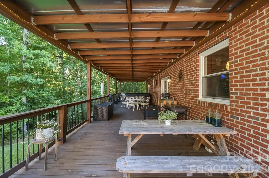 4739 Mountain Island Drive W Charlotte NC 28214