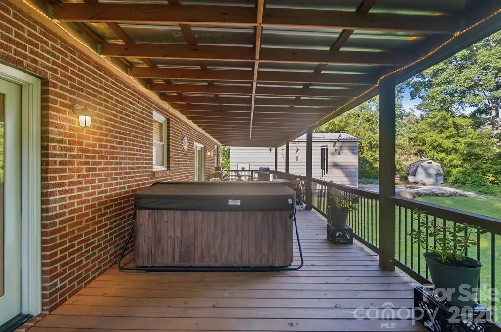 4739 Mountain Island Drive W Charlotte NC 28214