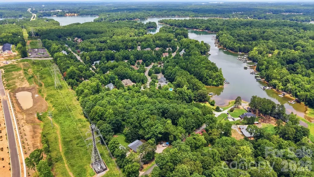 4739 Mountain Island Drive W Charlotte NC 28214