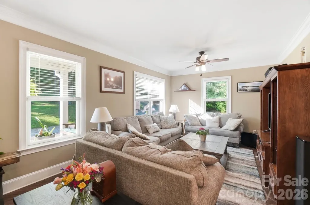 4739 Mountain Island Drive W Charlotte NC 28214